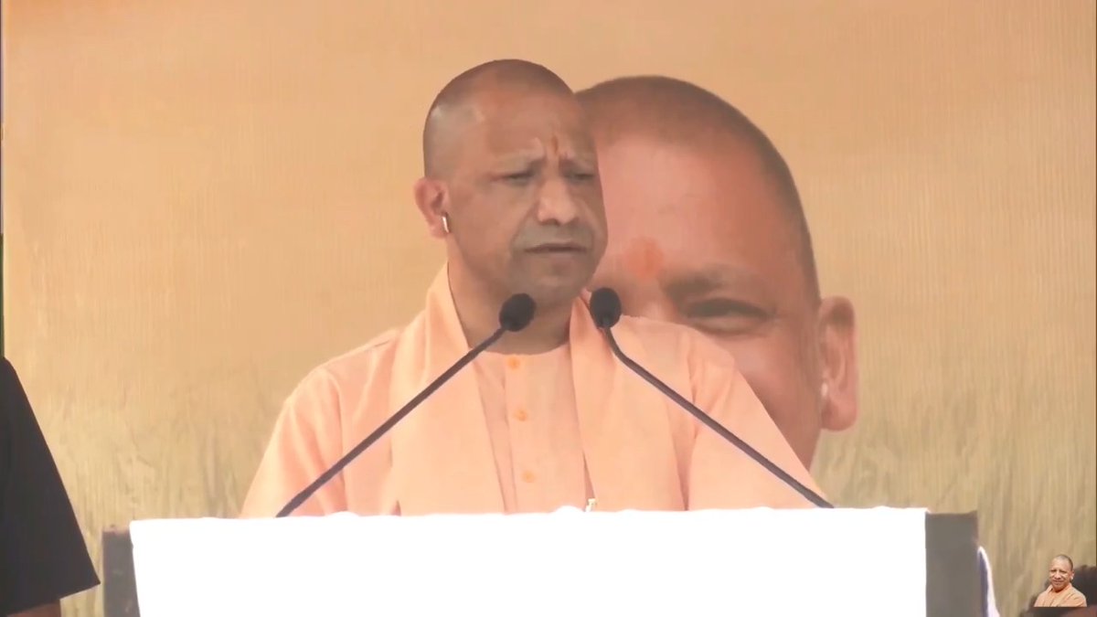 उत्तर प्रदेश सरकार की ओर से 1,000 क्विंटल गेहूं का बीज पंजाब के लिए रवाना किया जा रहा है...