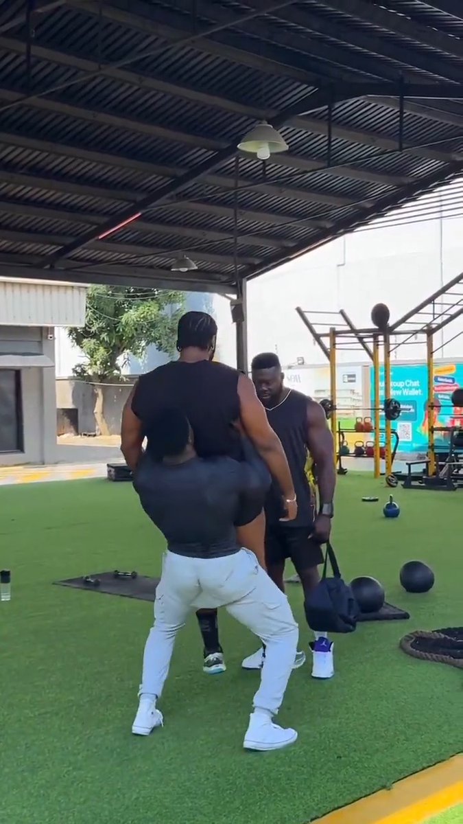Men, never do this to a fellow man in public