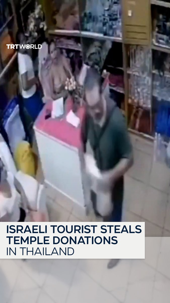 Un touriste 🇮🇱 arrêté à Pattaya, en Thaïlande, pour avoir volé de l'argent posé comme don au temple dans un salon de massage, avec lequel il pretend avoir eu un litige de 300 BAT (8€). Commerçants et chauffeurs de moto-taxis l'ont poursuivi et arrêté.
