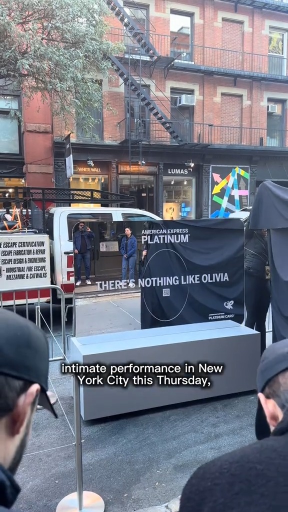 NYC Livies, this one's for you 💜 Olivia Rodrigo and American Express teamed up for an interactive experience that allows Amex Platinum Card Members the chance to snag tickets to her show this week. Three pop up mirror installations have appeared in SoHo, Williamsburg, and the East Village with instructions for how to secure tickets to her show this Thursday, October 23. We’ve got the location for the SoHo mirror! 📍 465 W Broadway See you out there!
