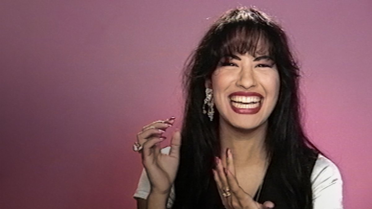 Selena y Los Dinos premieres November 17. Celebrating the life and legacy of the Queen of Tejano, Selena Quintanilla, captured through never-before-seen footage from the family’s personal archive.