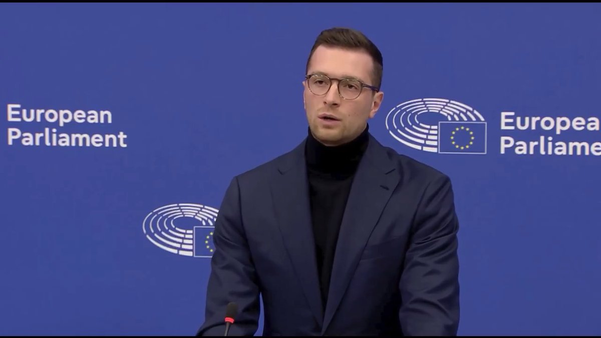 J'ai de la pitié de voir le Parti socialiste se payer de mots, surtout quand ces mots émanent des macronistes, qui ont fait du mensonge une méthode de gouvernement. La réforme des retraites ne sera pas remise en cause : ce gouvernement cherche à gagner du temps.