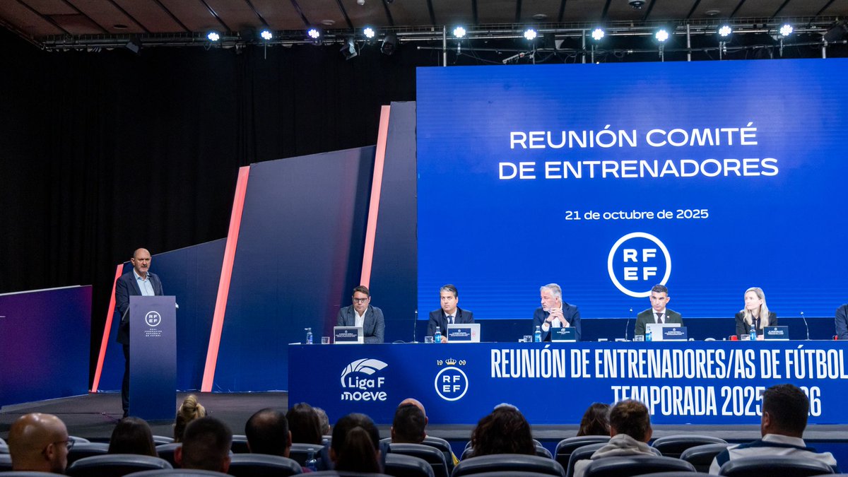 ๐น El presidente de la RFEF, con los entrenadores y entrenadoras de Liga F y #PrimeraFederaciรณnIberdrola . ๐ฃ Rafael Louzรกn: "Debemos cuidar y mimar vuestro trabajo". โน๏ธ #FutFemRFEF | Comitรฉ de Entrenadores RFEF