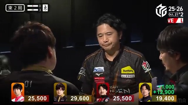 #Mリーグ 2025-26試合ダイジェスト📹 東2局3本場、萩原聖人 選手の跳満のアガリ！ 萩原選手がドラの🀀対子、赤赤高め三色の🀉🀌🀏聴牌！ ダマテンに受けるもツモ切りリーチ！ 多井選手がドラ単騎で追いかけるも 高め🀉で捕まる！ 跳満のアガリで一歩リード⚡ 👇動画タップで今すぐ無料視聴