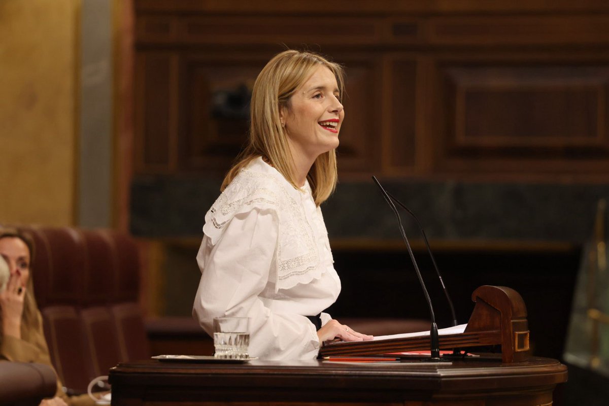 Cuando gobernaba el PP, subió el IVA y encareció la cesta de la compra. El Gobierno de Pedro Sánchez bajó el IVA de los alimentos básicos, reforzó la protección a familias vulnerables y aumentó la financiación para sanidad. Más inversión, más oportunidades. 🏛️Isabel Iniesta