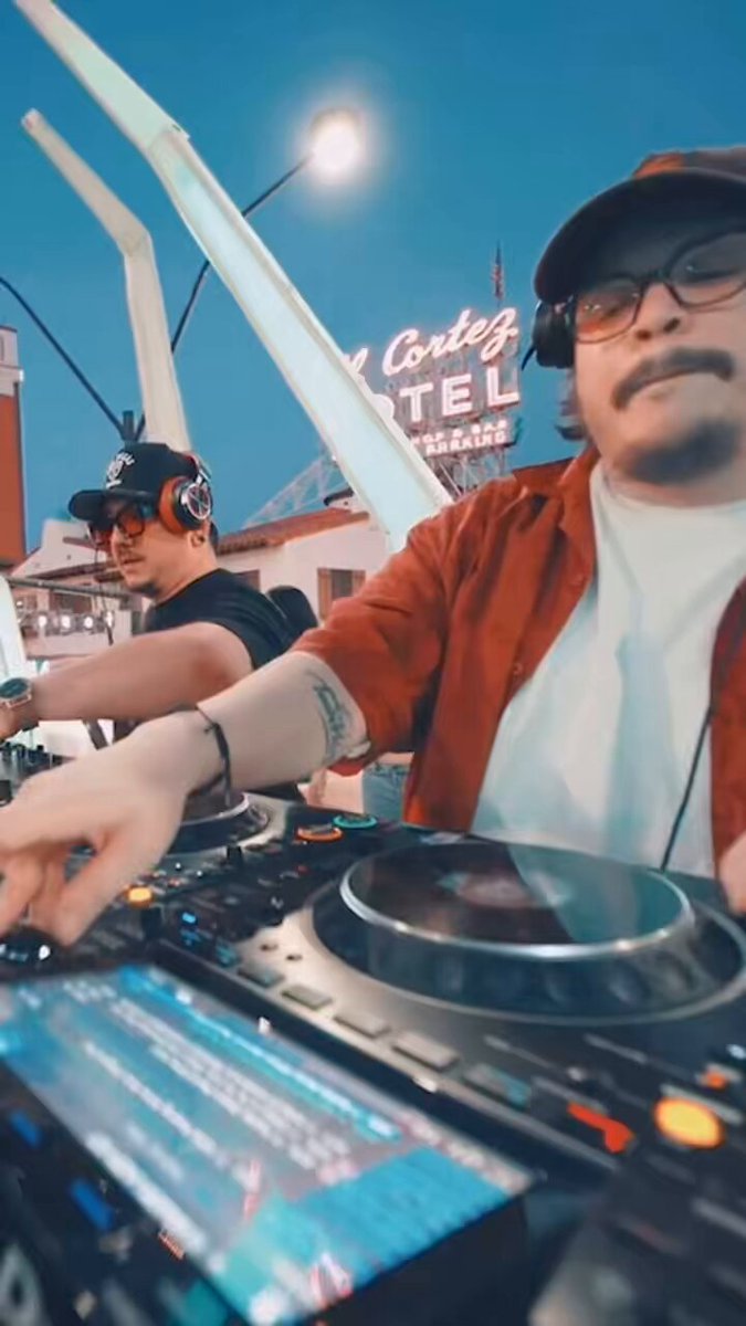 My latest single is out now on DIM MAK #newnoise with early support from Deorro and Steve Aoki!