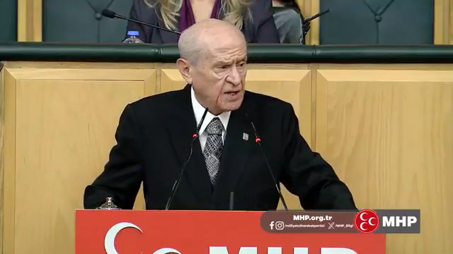 Tekraren hatırlatırım ki, vakur yumuşaklığımızı, sağduyulu yaklaşımımızı, uyuklayan dimağ, tavize teşne, teslimiyete tekmil olarak formüle eden güruhun aklına şaşar, alınlarını da santim santim karışlarım.