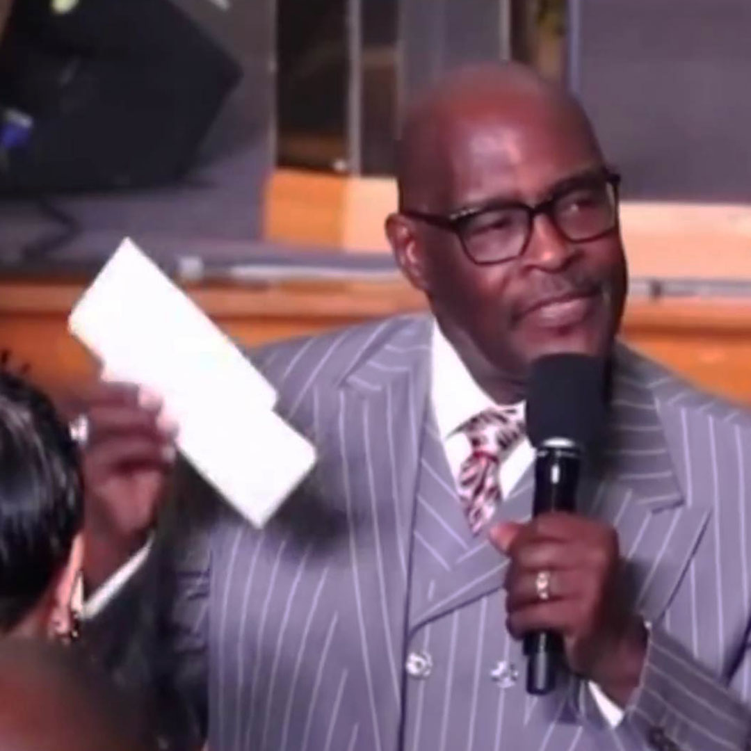 🔴 | Pastor se queja de la donación insuficiente de sus fieles: El pastor estadounidense Marvin Winans reprochó a una miembro de su iglesia por donar 1.200 dólares en lugar de 2.000, lamentando que no entendieran su mensaje de generosidad.