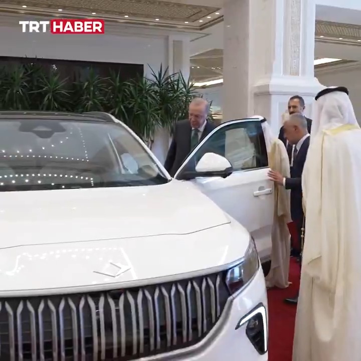 Cumhurbaşkanı Erdoğan, Kuveyt Emiri el Sabah'a Togg hediye etti.