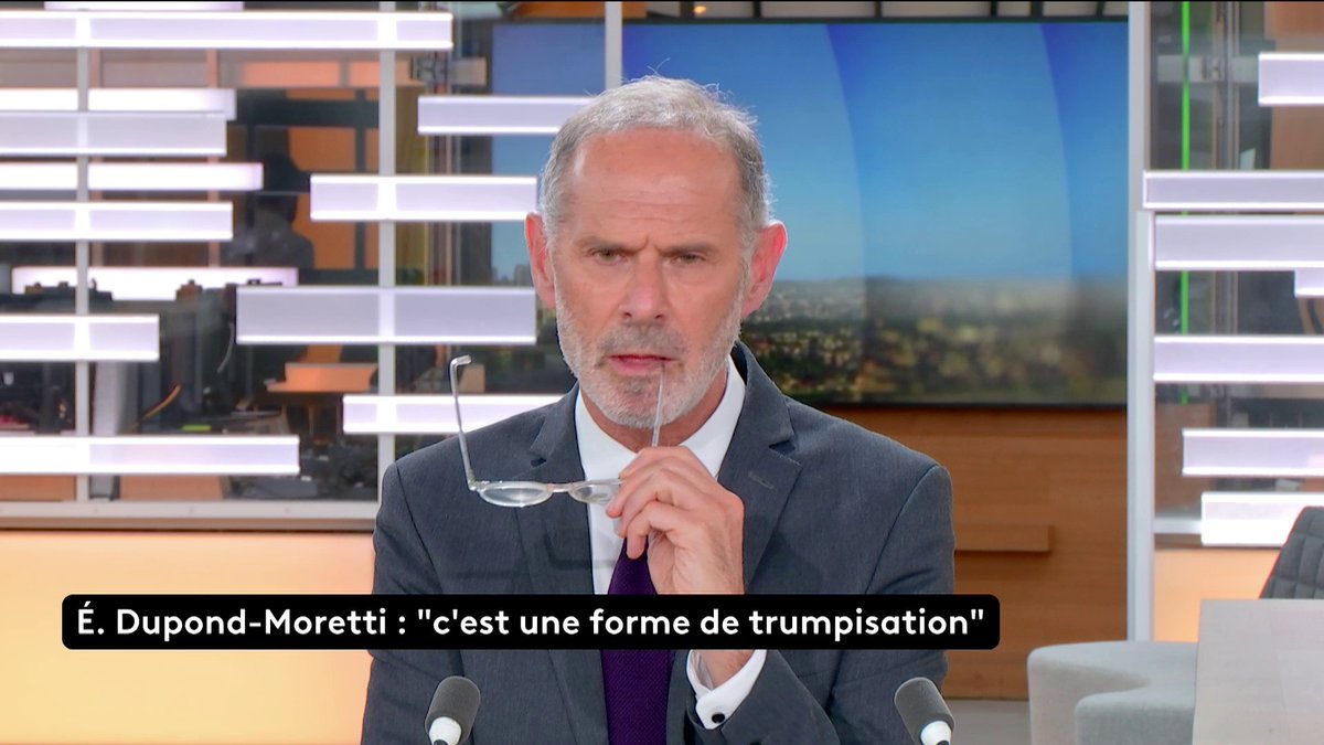 🗣️ "C'est exactement la même défense qu'utilise Marine Le Pen", estime @E_Dupond à propos du tweet de N.Sarkozy publié aujourd'hui, dans lequel il parle de "haine" à son égard. L'ancien garde des Sceaux est l'invité politique de Gilles Bornstein. #ToutEstPolitique #Canal16