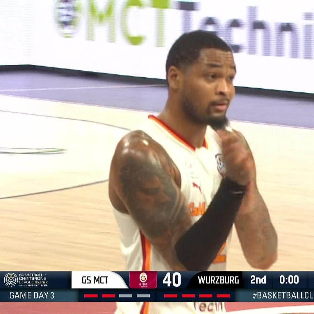 James Palmer Jr. 🔥🔥🔥 İlk yarının sonunda bulduğu üç sayılık basket ile Galatasaray, ikinci yarıya 44-40 önde giriyor.