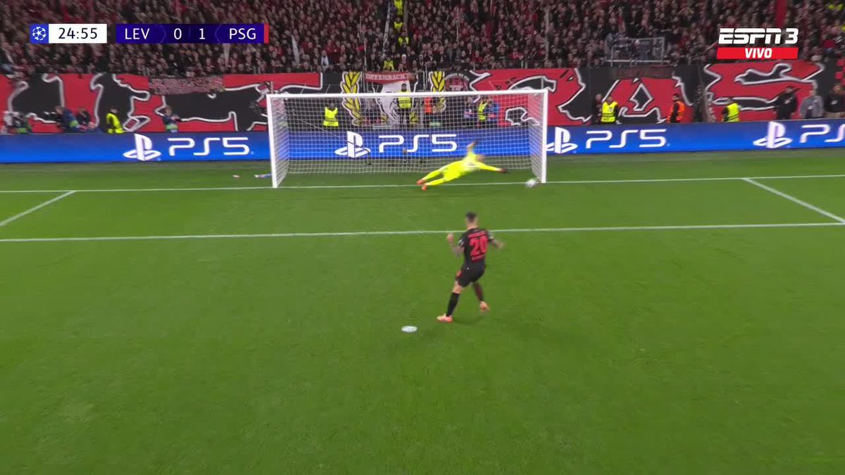 "Grimaldo": Porque falló un penal en el partido de Bayer Leverkusen ante PSG