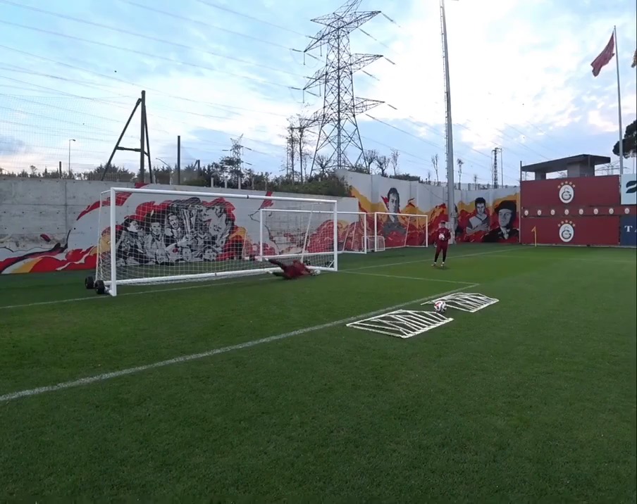 💛❤️🧤 Uğurcan Çakır &amp; Günay Güvenç.