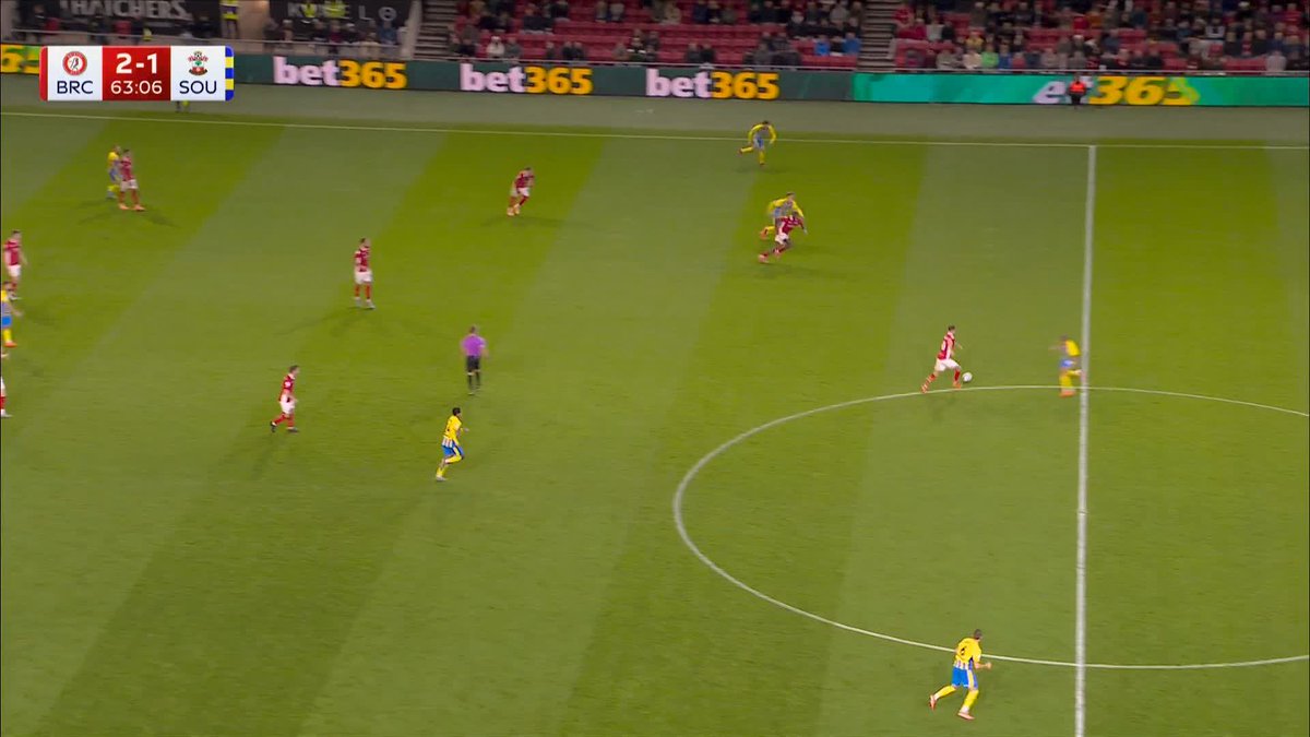 SCOTT TWINE! Bristol City are running away with this! 🤯