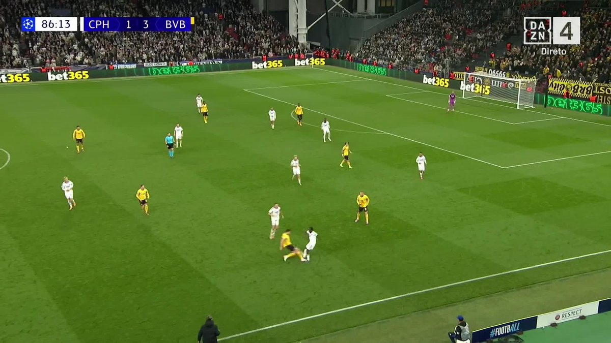 Fábio Silva marca o primeiro golo pelo Dortmund! 🏹