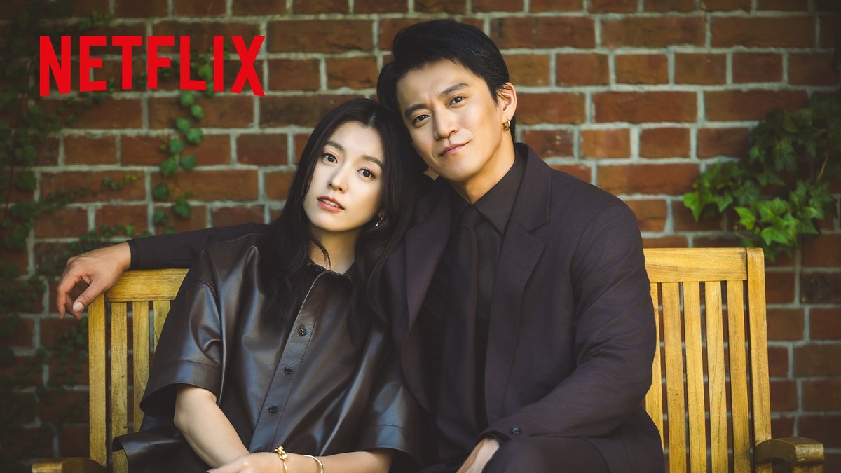 小栗旬、ハン・ヒョジュ カップルフォト舞台裏をお届け📸 ちょっぴり照れながら そっと顔を寄せ合ったり手を繋いだり❤️ #匿名の恋人たち #とく恋 #RomanticsAnonymous