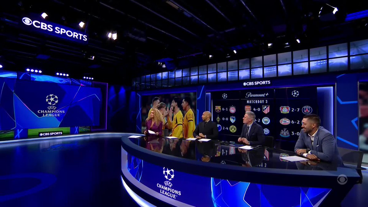 "We might get an atmosphere there" Jamie Carragher just had to get that dig in at Micah Richards 😂