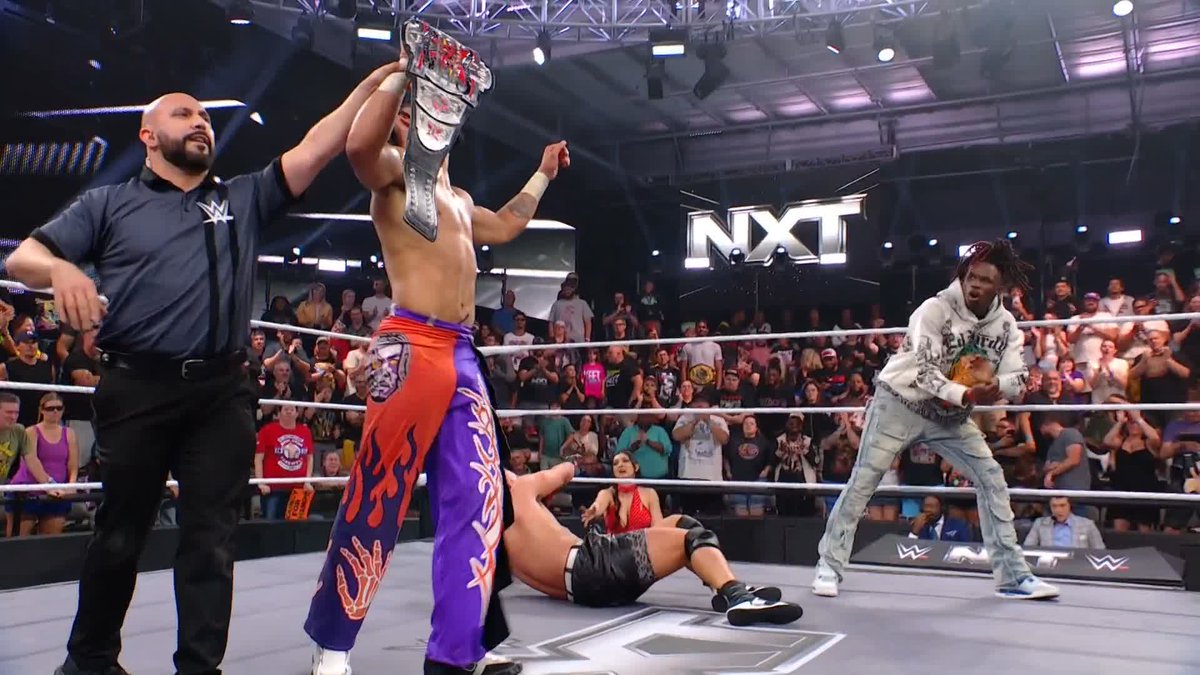 A successful title defense for LEON SLATER! ๐ TNA Wrestling