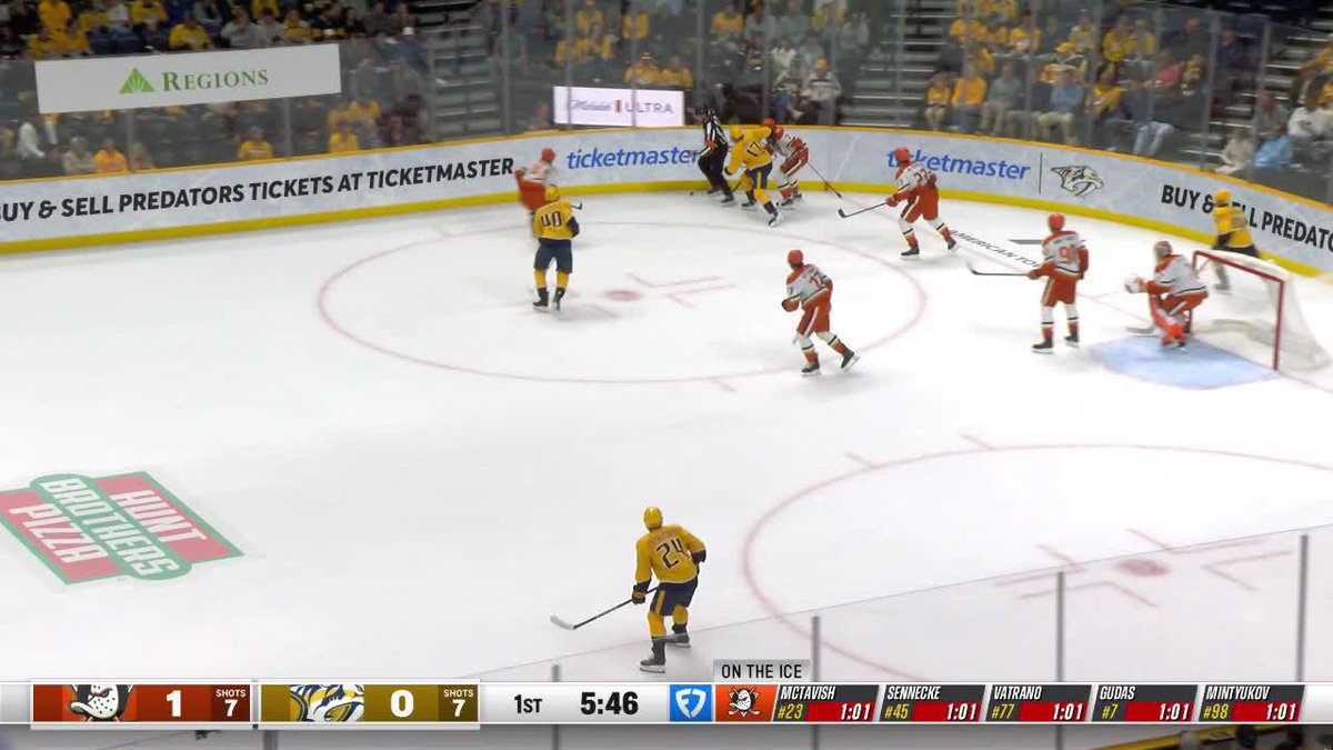 First goal in gold for Josty🤩