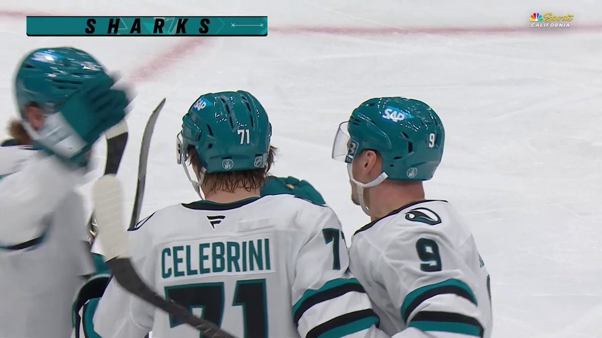 MACK!! 🦈 The San Jose Sharks have made this a one-goal game!