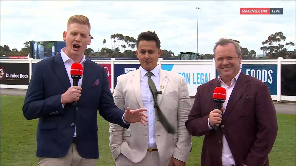 📱 Stephen R Power has landed in Geeeee-long and he can't wait for Cup Day!