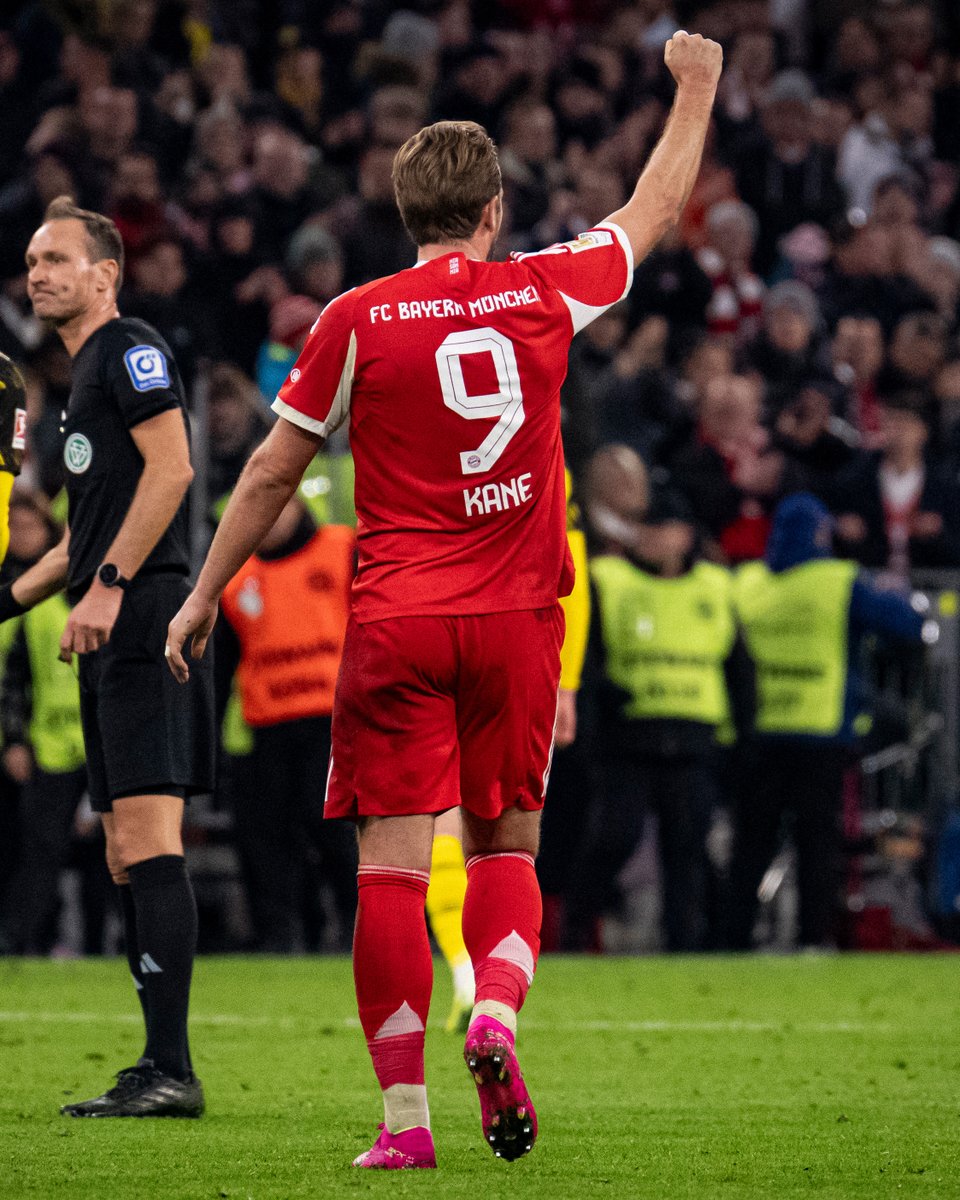 🏴🧠 Harry Kane (32) played in midfield against Borussia Dortmund! 🎯