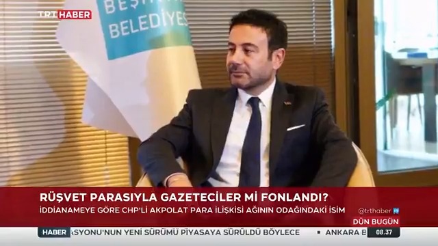 Aziz İhsan Aktaş iddianamesinde çarpıcı 'medya' detayı: 📌Eski Beşiktaş Belediye Başkanı Rıza Akpolat'ın yolsuzluktan sağlanan kazancı, reklam ve tanıtım amacıyla gazetecilere aktardığı vurgulandı. 📌Akpolat'ın Tele1, Halk TV ve KRT'ye ödeme yaptığı iddiasına yer verildi.