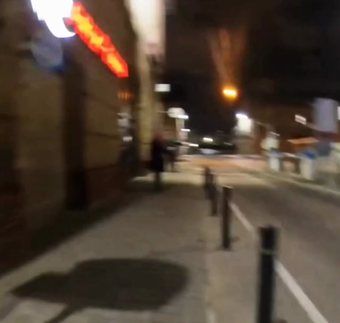 Protegió a una chica que estaba siendo perseguida por la calle por un hombre