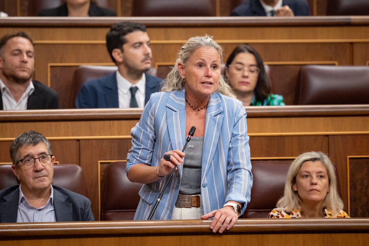 Exigimos respeto en el Parlamento. El PP de Feijóo ha convertido el insulto y la mentira en su forma de hacer oposición. Las calumnias y descalificaciones no tienen cabida en la Cámara que representa a las ciudadanas y los ciudadanos de este país. 🗣️ Montse Mínguez