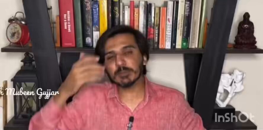 عمران ریاض خان یہ سب کہنے والے سے صلح کرلیتا ہے لیکن عادل راجہ سے نہیں کیونکہ اسد طور کیساتھ صلح کرکے فوج اور عاصم منیر کے کسی پیادے کے خلاف کوئی گواہی نہیں دینی پڑے گی۔