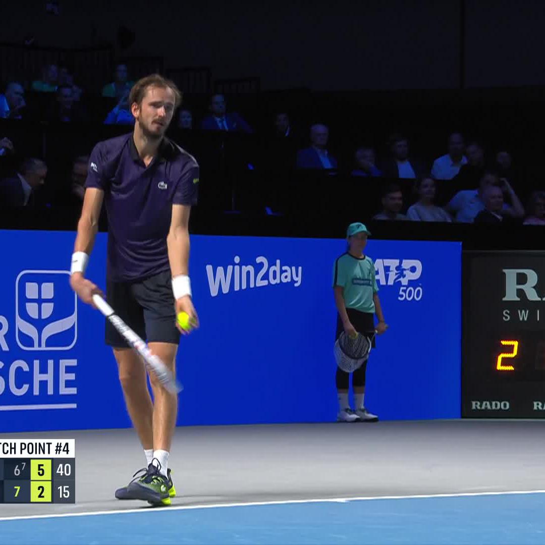 Daniil Medvedev wins five matches in a row for the first time since Wimbledon 2024!