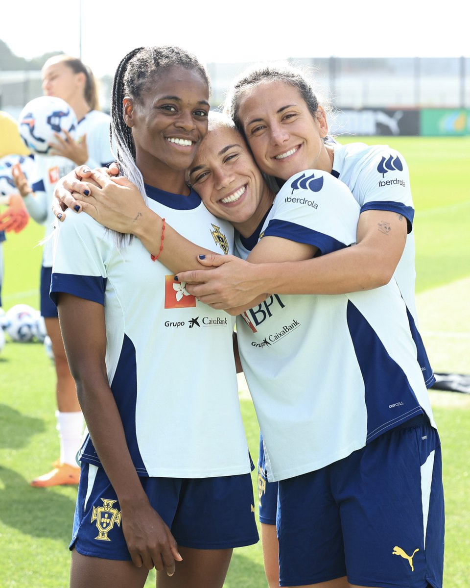 🎶 "𝗟𝘂́𝗰𝗶𝗮 𝗳𝗮𝘇𝗲𝘀 𝗮𝗻𝗼𝘀" 🎤😂 #FazHistória | #Navegadoras