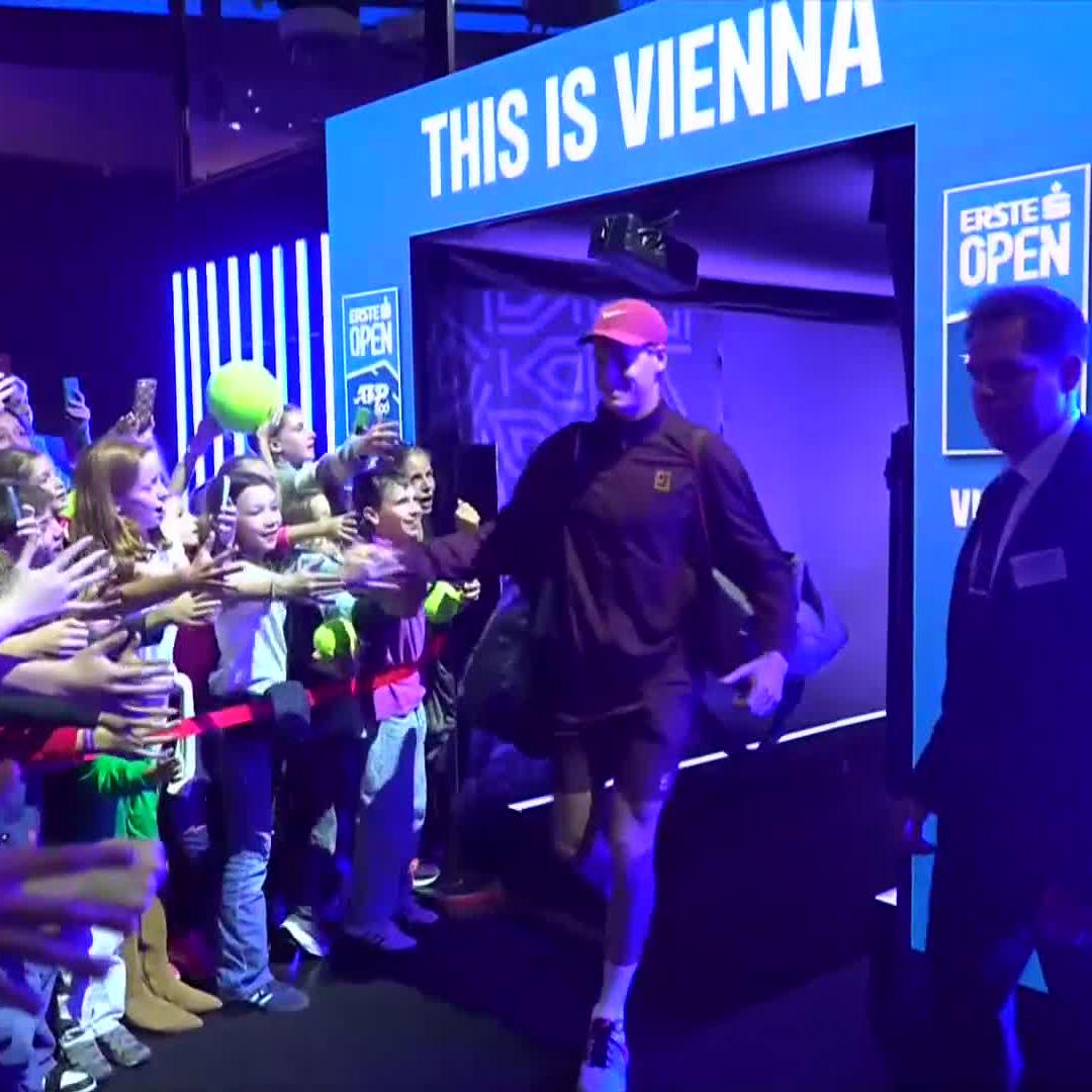 2023 champ in the house ⚡ Jannik Sinner kicks off his week in Vienna against Altmaier! Stream Live 👉