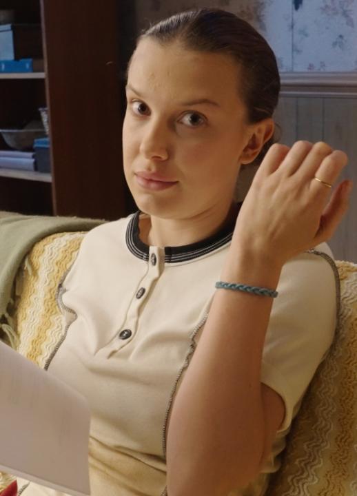 nerds wake UP the blue hair tie is being mentioned
