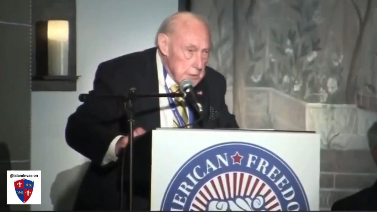 “I reject the term ‘radical Islam’. There are no moderates!” Admiral James Lyons doesn’t hold back: “Islam is a totalitarian ideology masquerading as a religion!”
