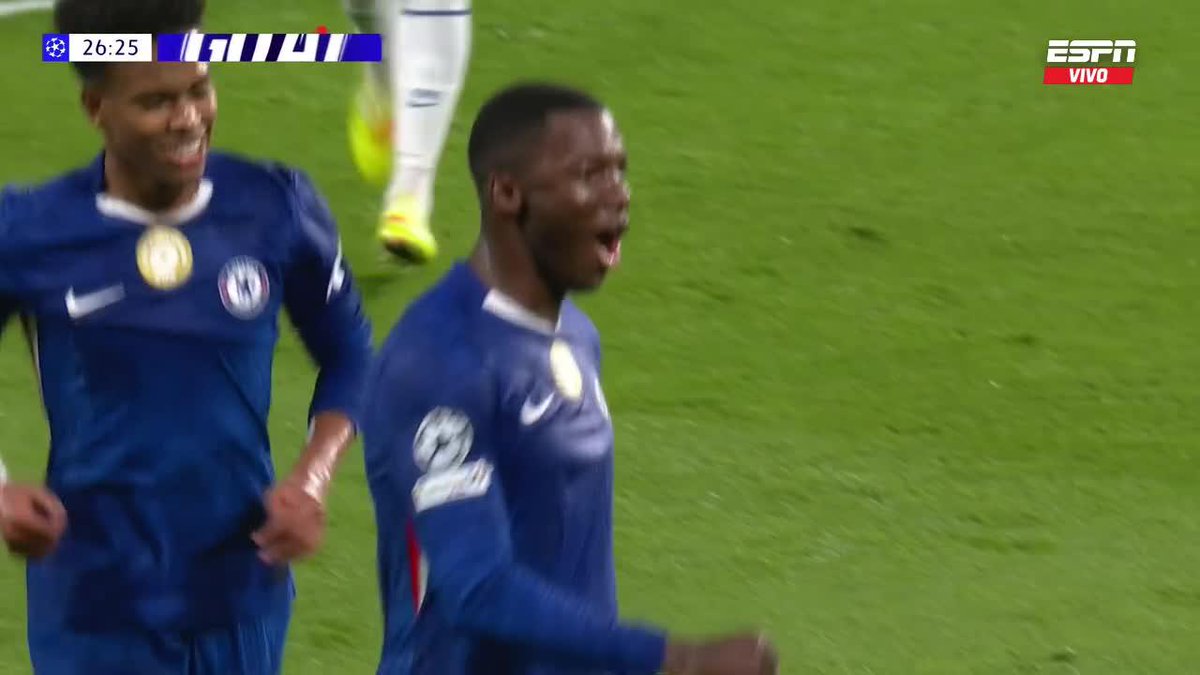 Moisés Caicedo corre, juega, quita, asiste y ahora también hace goles. Mediocampista COMPLETO que tiene Chelsea y disfruta Ecuador.