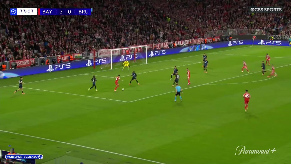 Luis Díaz LIGHTNING BOLT ⚡ Bayern Munich are in cruise control at the Allianz 🇩🇪