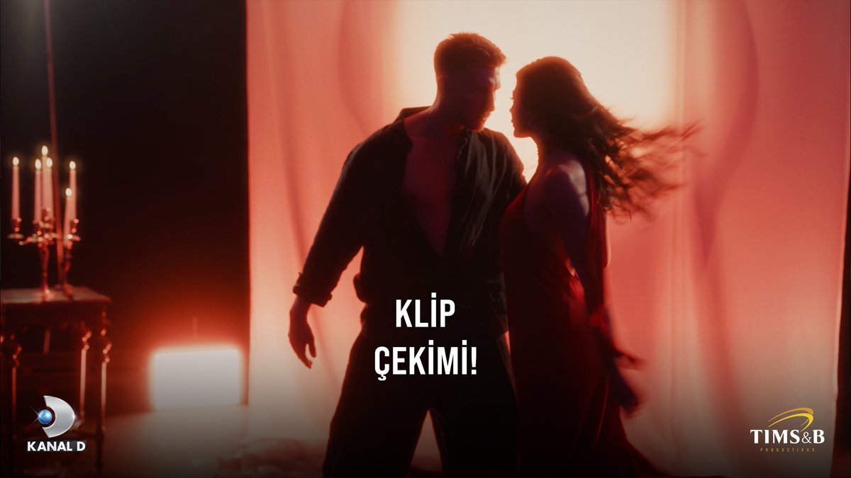 Işıklar altında parlayan bir yıldız: Nisan Akyol ✨ #EşrefRüya yeni bölümüyle #KanalD’de. Kanal D @timsandb