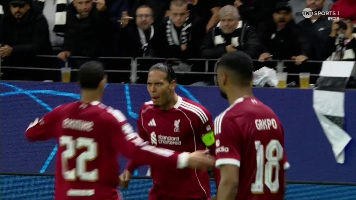 Big Virg's header to send Liverpool into the lead! 💪 #LFC