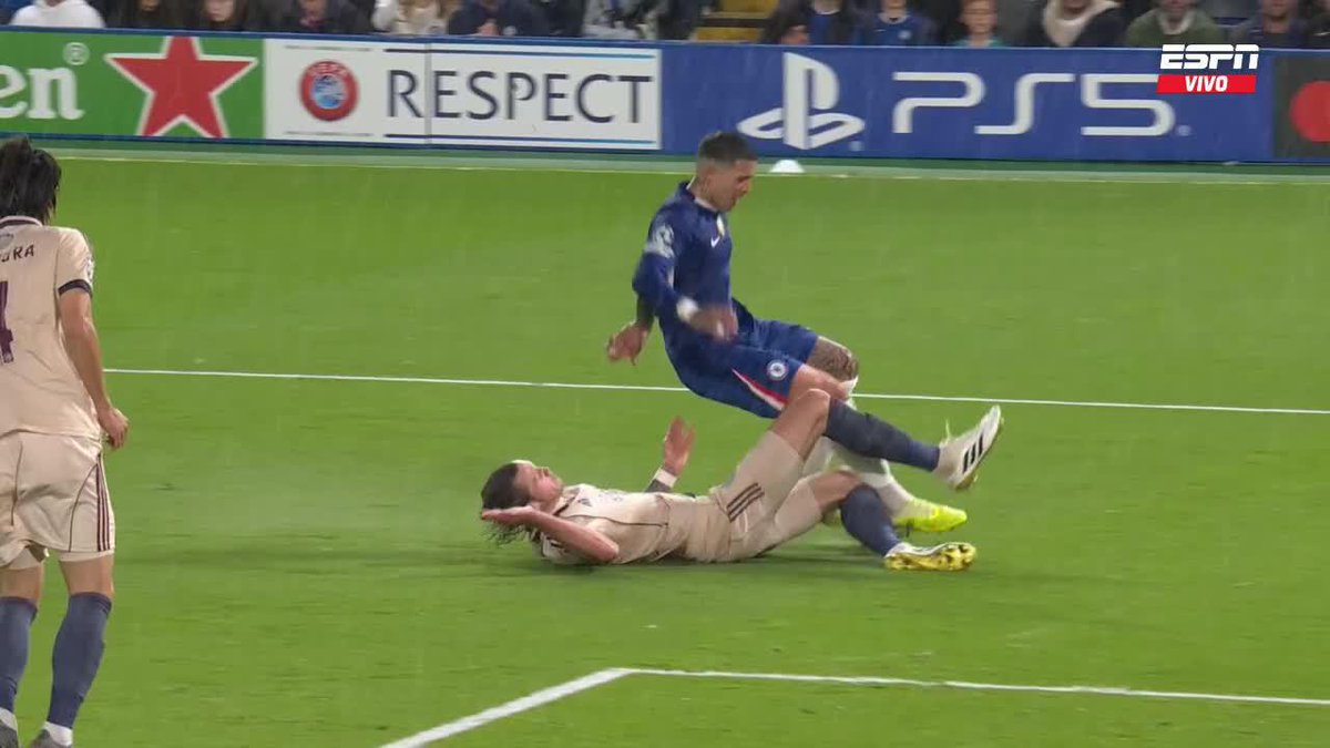 🇳🇱🇦🇷 EL PENAL DE WOUT WEGHORST ANTE ENZO FERNÁNDEZ EN CHAMPIONS LEAGUE.