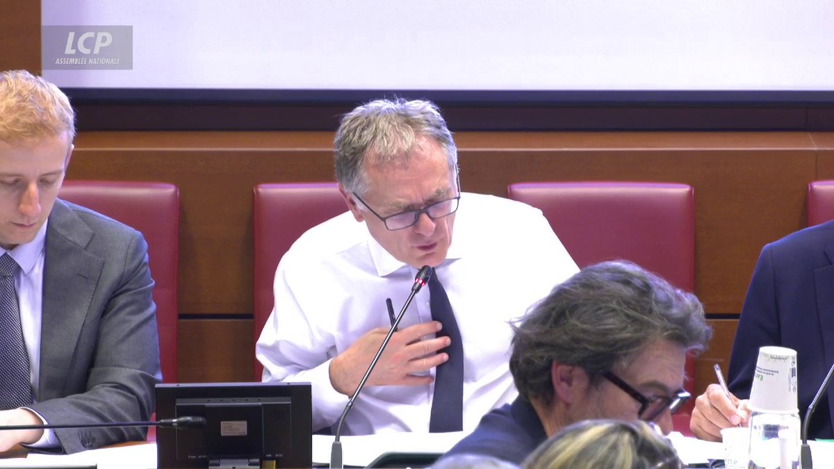 TASCOM : Les députés adoptent un amendement afin d'élargir l’assiette de la taxe sur les surfaces commerciales aux surfaces de stockage des entrepôts qui livrent des biens de commerce en ligne. #Budget2026 #PLF2026 #DirectAN