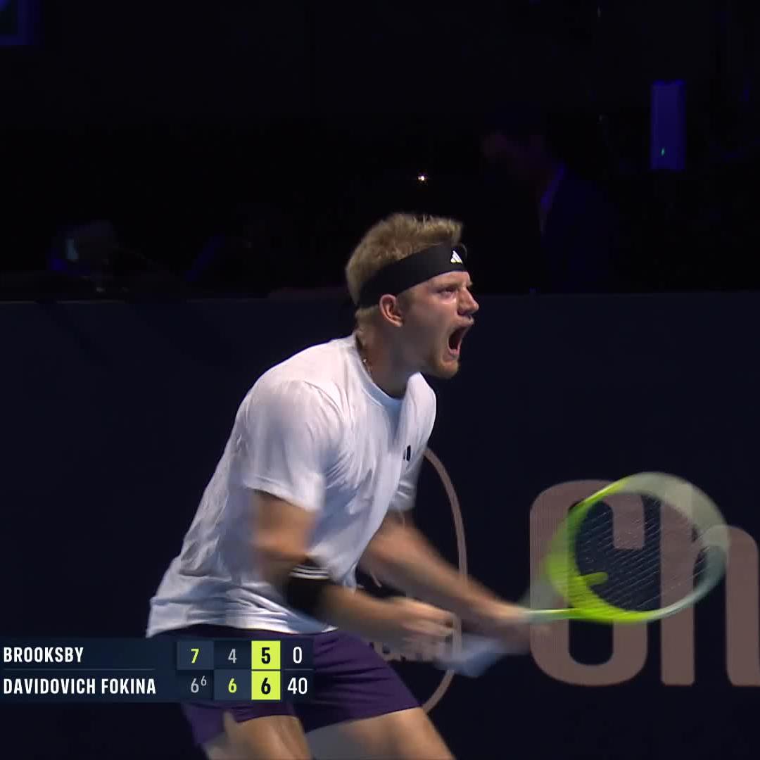 Foki the ultimate fighter 💪 Alejandro Davidovich Fokina comes back to beat Jenson Brooksby 6-7 6-4 7-5 in just shy of three hours 🤯 #SwissIndoorsBasel