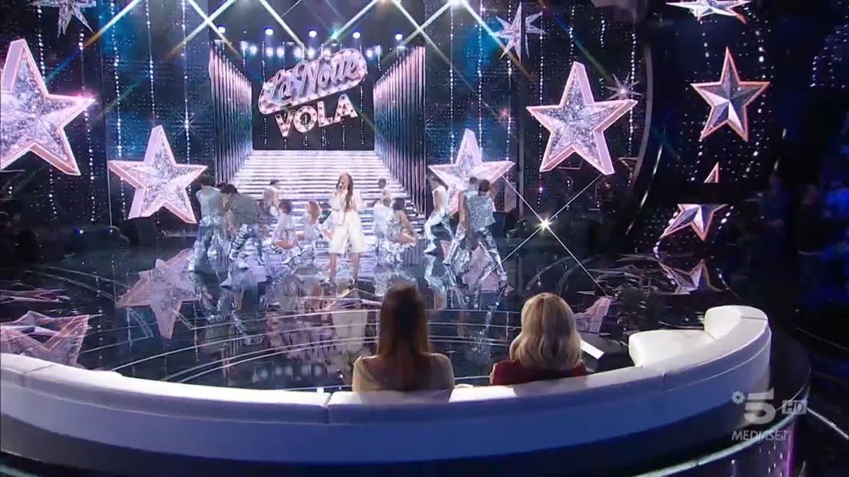 IL TRIBUTO A LORELLA LA COREOGRAFIA LA VOCE NETTAMENTE CRESCIUTA LO STILE I BALLERINI “Lei è stata assolutamente una scommessa, aveva questo obiettivo che voleva seguire fortemente! È L’ESEMPIO DI CREDERCI” SARAH LA CAZZO DI POP STAR CHE SEI✨ #thisisme