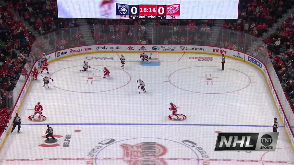 Biz is loving Emmitt Finnie’s hockey IQ 🧠