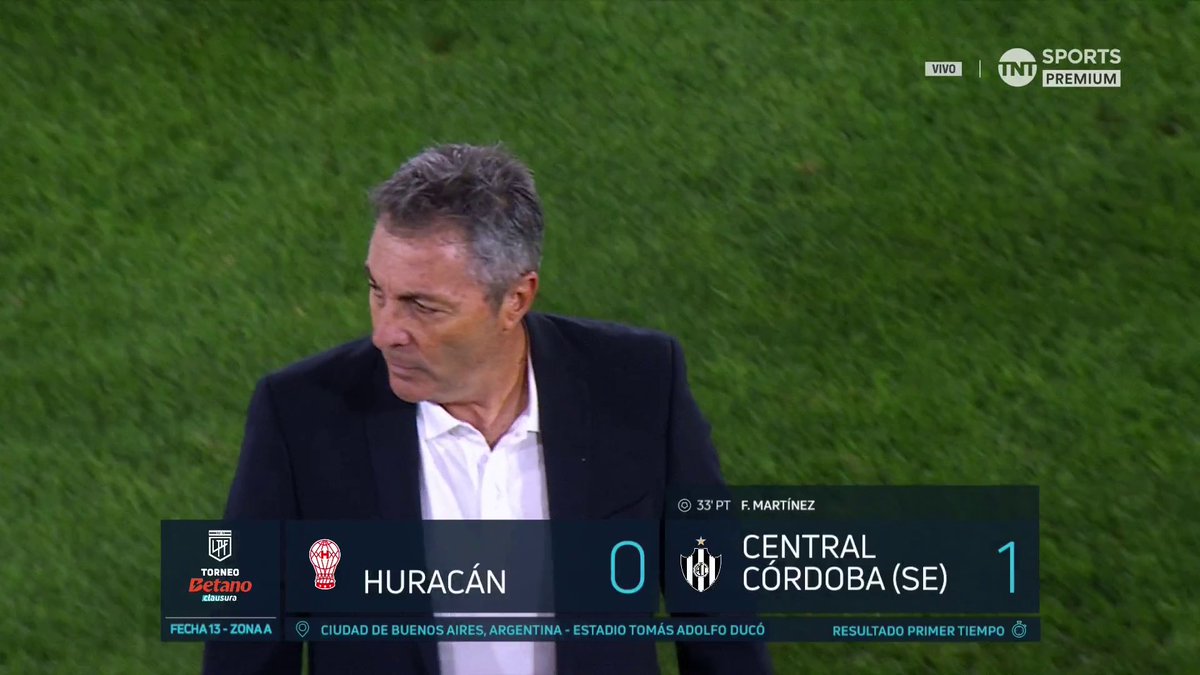 🗣️LOS JUGADORES DE HURACÁN SE VAN AL VESTUARIO CON LA HINCHADA CANTÁNDOLES EL HIMNO.