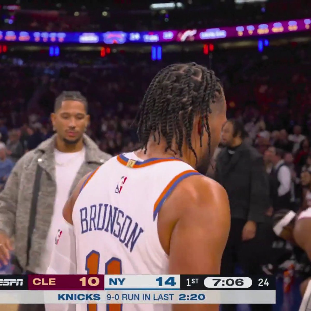 Jalen Brunson is getting busy early 🔥 Knicks on a 12-0 run on ESPN and the ESPN App 🍿
