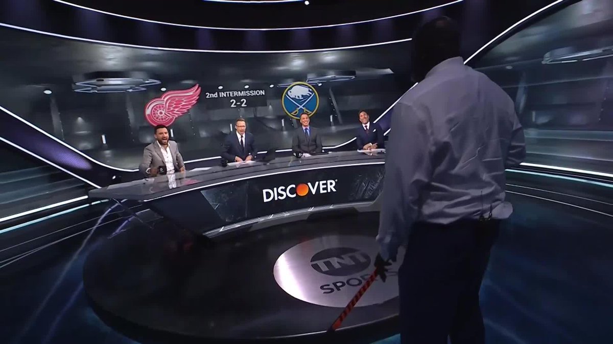 SHAQ IS BACK ON THE @NHL_on_TNT SET ‼️