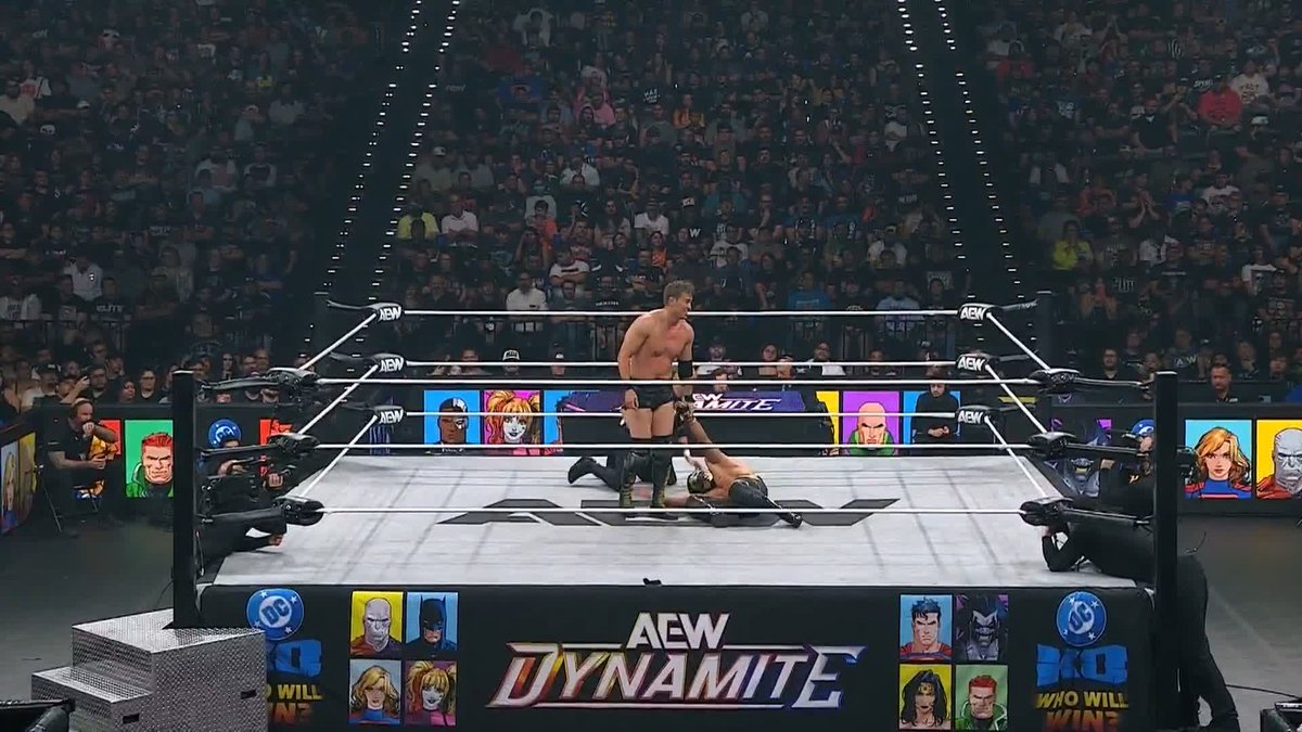 .@BandidoWrestler is giving it all he's got for the AEW Unified Championship! Watch #AEWDynamite LIVE on TBS & HBO Max