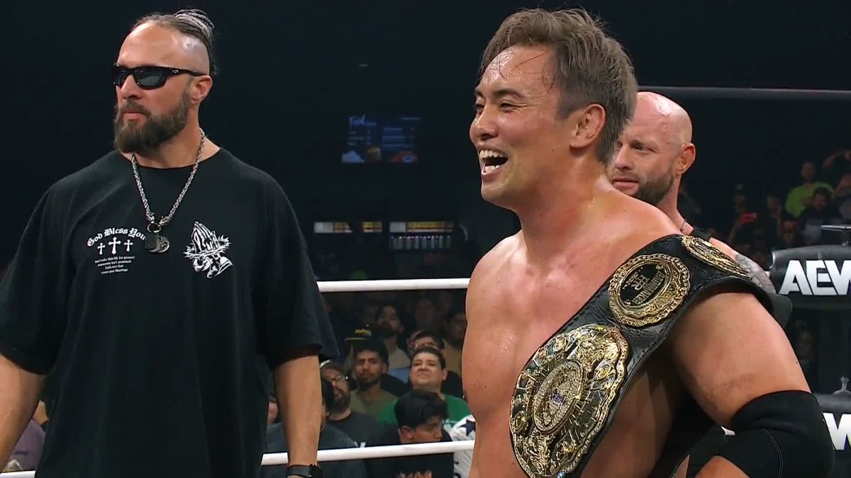 The whole active Don Callis Family came out to celebrate Kazuchika Okada's win in the Dynamite main event... and last to arrive is TAKESHITA. KONOSUKE TAKESHITA JUST AURA FARMED WITH HIS IWGP WORLD TITLE RIGHT IN FRONT OF OKADA. 😭