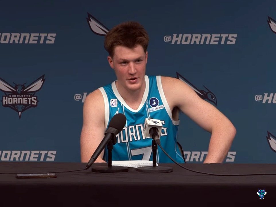 🎙️ Kon Knueppel: "It was kind of like a potluck tonight. Everybody was eating." "Everybody's playing unselfishly. I mean, how many guys do we have in double figures... 9? That's fun basketball, and that's how it's supposed to be played. So, hopefully we can keep that going."